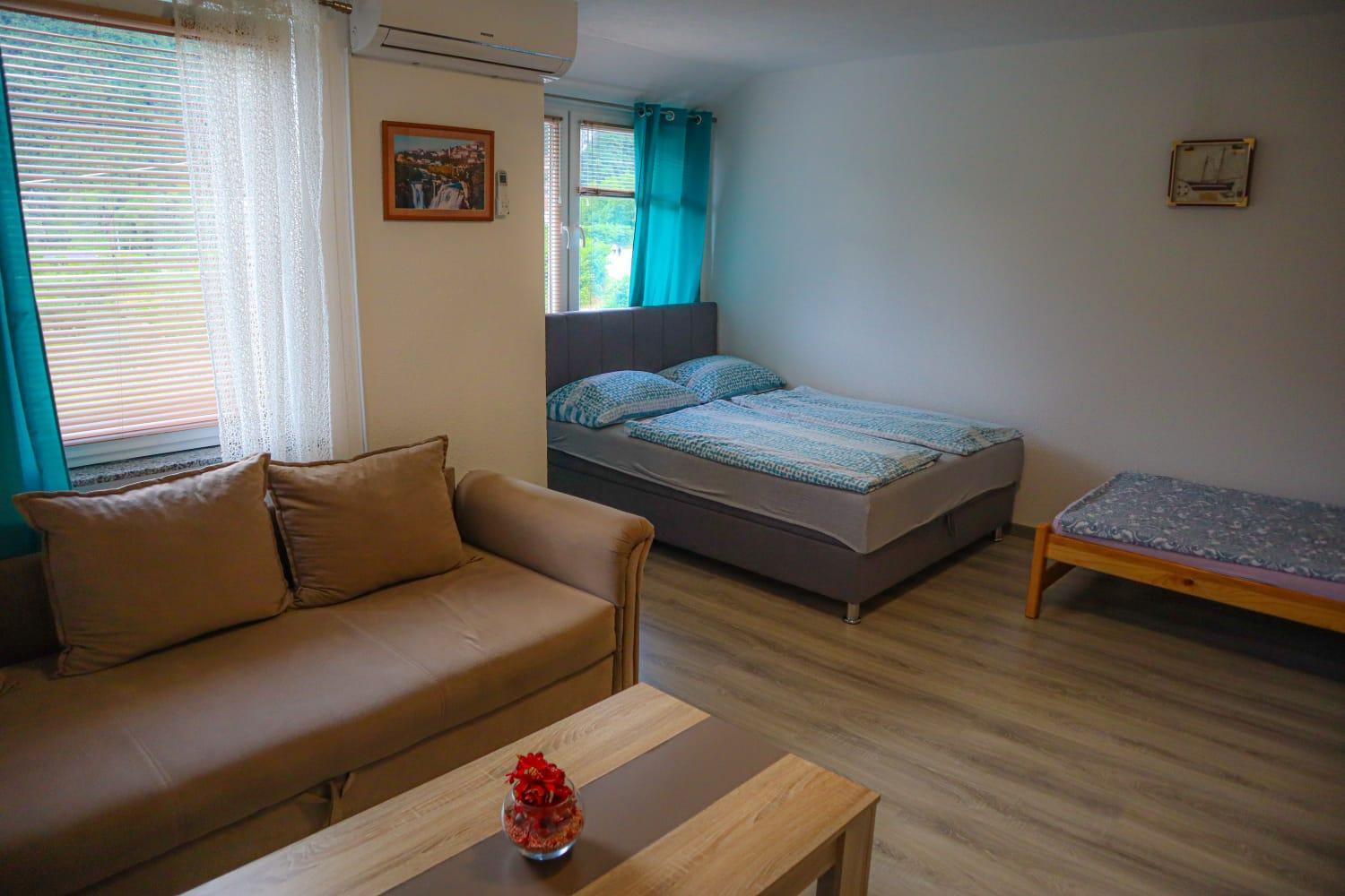 Apartments Bozena Яйце Экстерьер фото